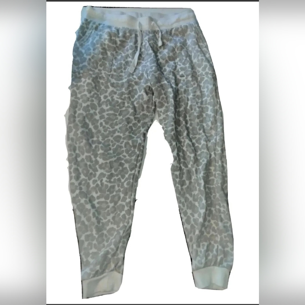 Hippie Rose Women's XL Snow Leopard Print Cozy Soft Sweat Pants
